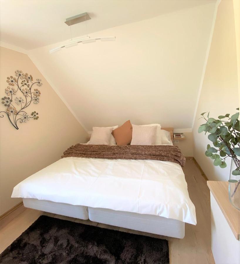 Otium Wellness Apartmanhaz Balatonakarattya Luaran gambar