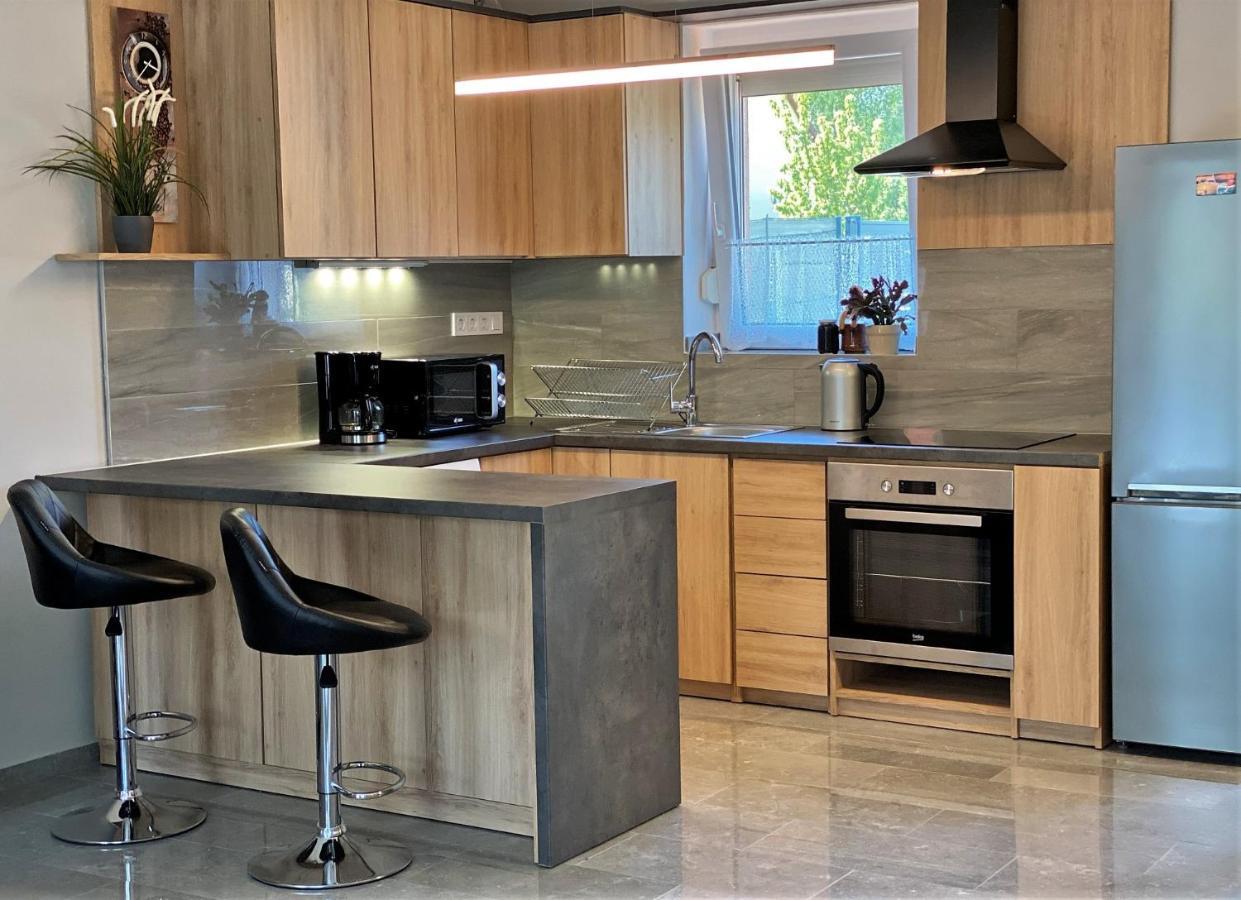 Otium Wellness Apartmanhaz Balatonakarattya Luaran gambar