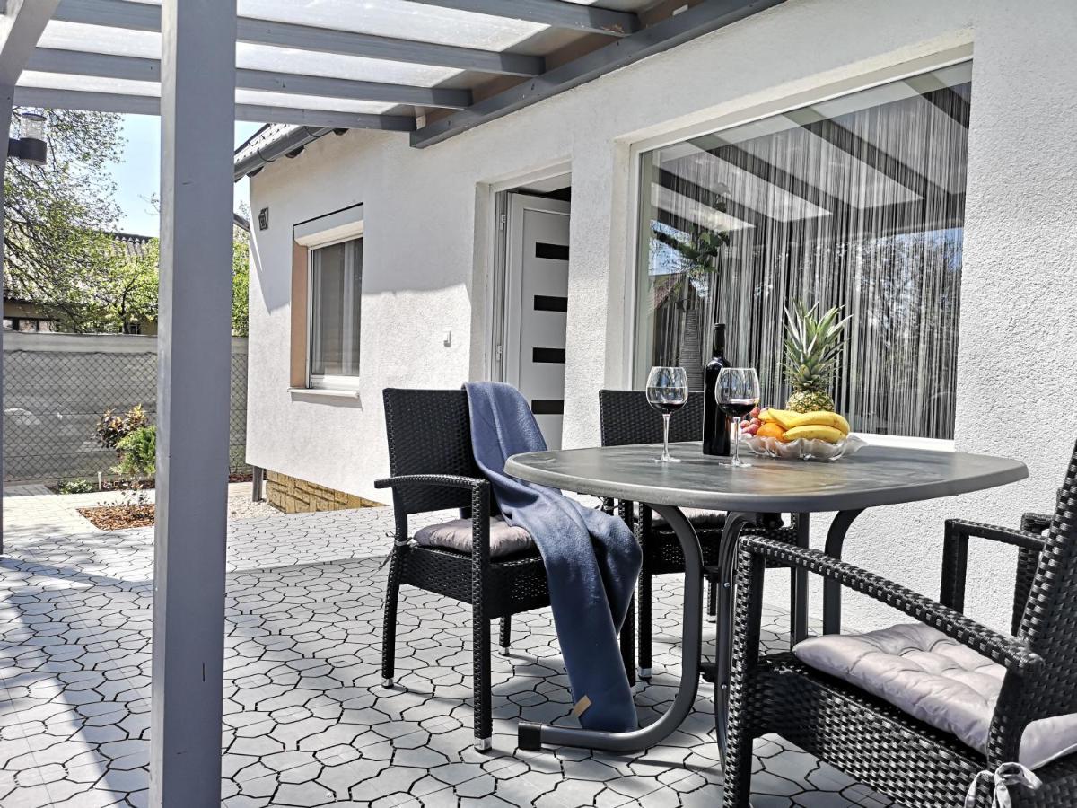 Otium Wellness Apartmanhaz Balatonakarattya Luaran gambar