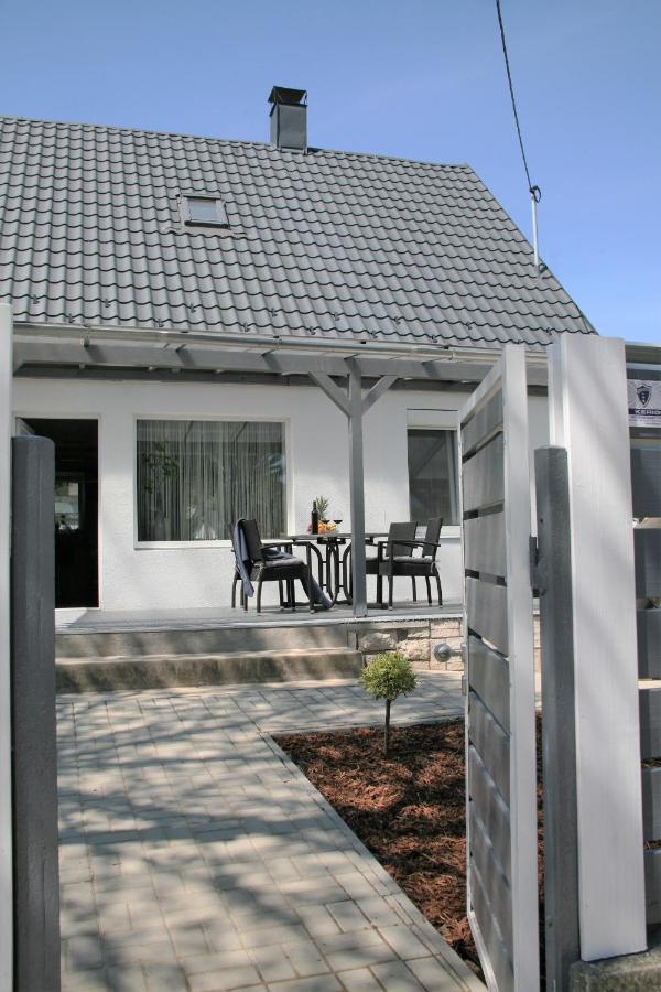 Otium Wellness Apartmanhaz Balatonakarattya Luaran gambar